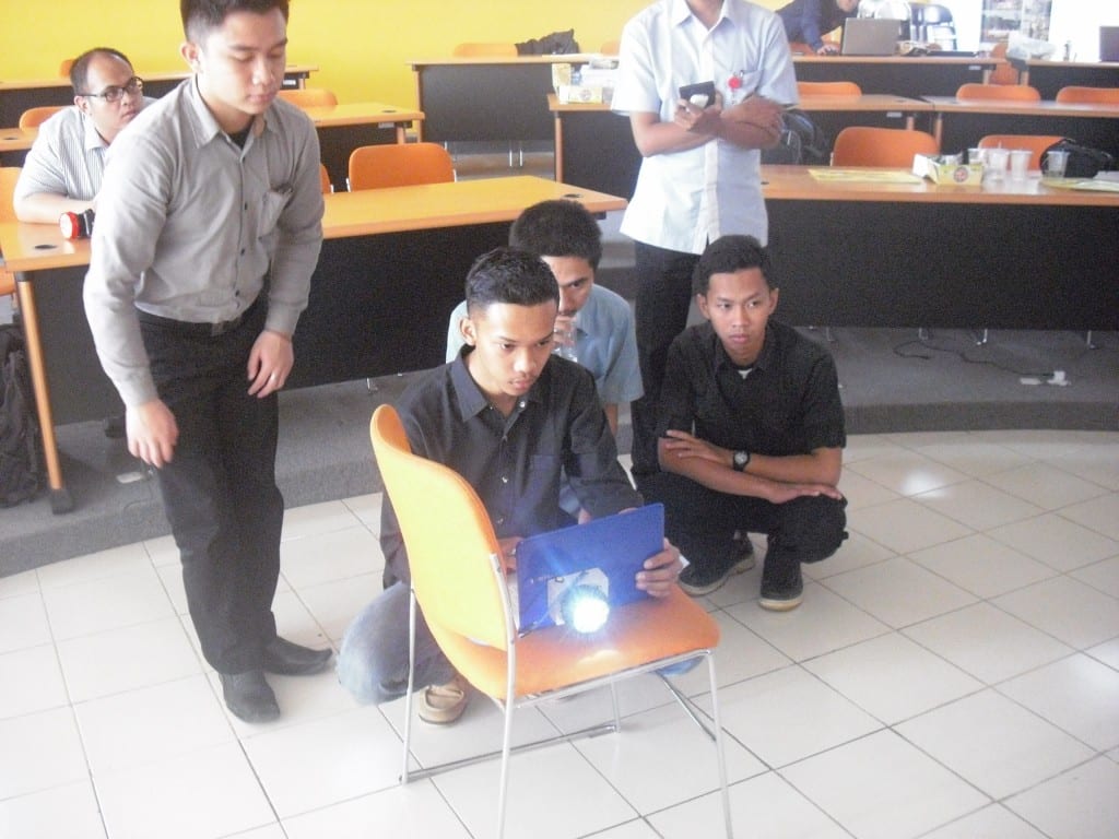 Pelatihan Serat Optik | D3 Teknologi Telekomunikasi