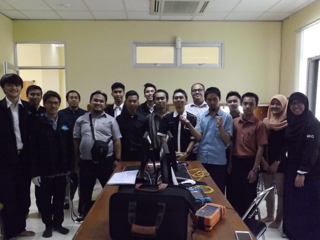 Pelatihan Serat Optik | D3 Teknologi Telekomunikasi