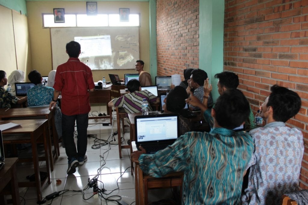 Implementasi VoIP | D3 Teknologi Telekomunikasi