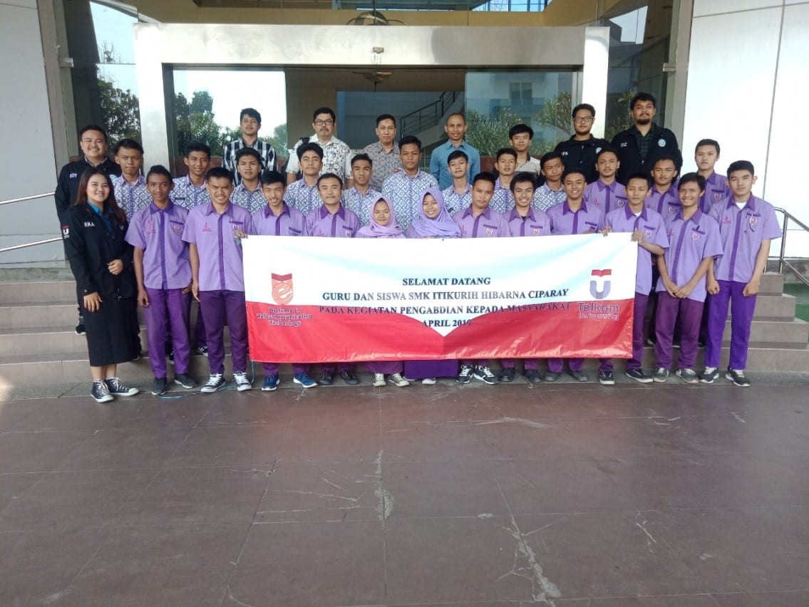 Pelatihan Perancangan Jaringan Akses Menggunakan Google Earth Untuk Siswa Dan Guru SMK Itikurih Hibarna Ciparay