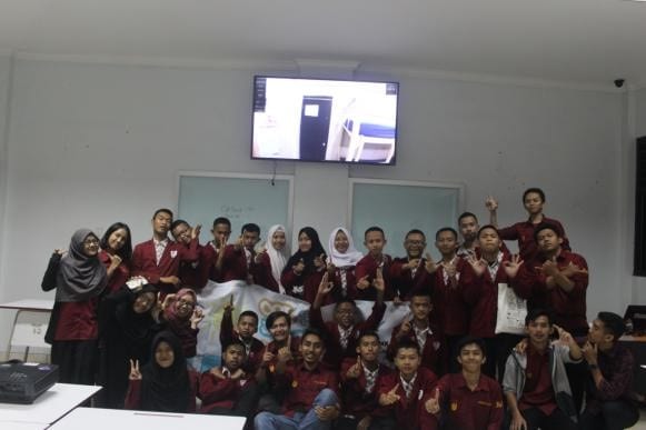 Pelatihan Pengukuran Kualitas Sinyal Jaringan 3G Bagi Siswa Dan Guru Smk Telkom Bandung