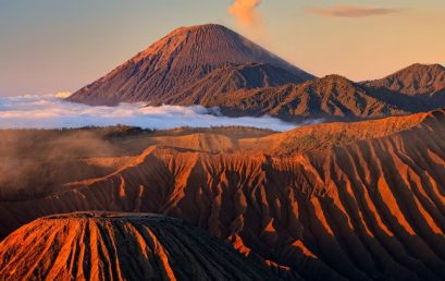 Menjelajahi Puncak Negeri: Pesona Gunung-Gunung Megah di Indonesia